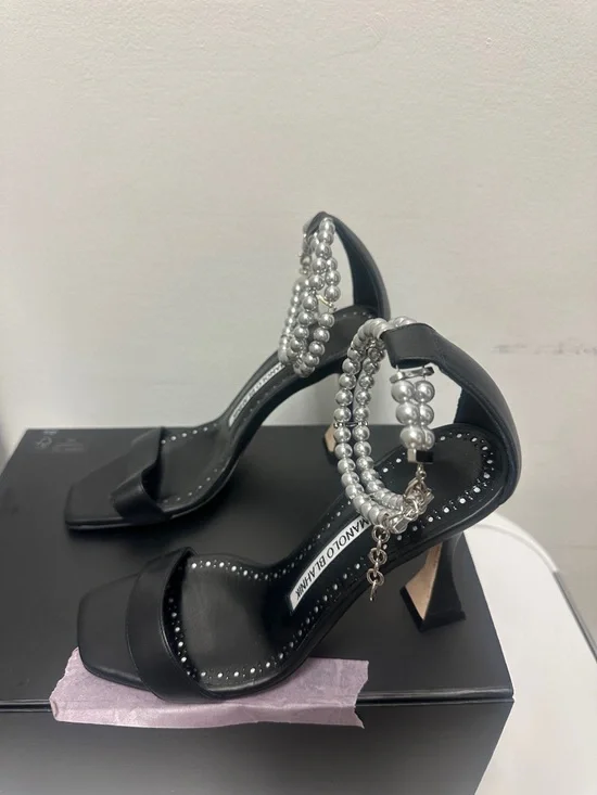 MANOLO BLAHNIK CHARONA black Leather Ankle-Strap Sandals, Silver faux pearls - Picture 5 of 9